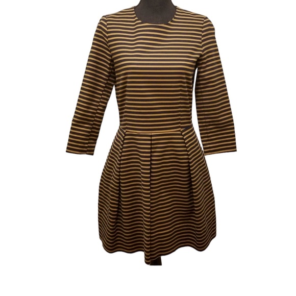 GAP Striped Dress with pockets! - Picture 4 of 7